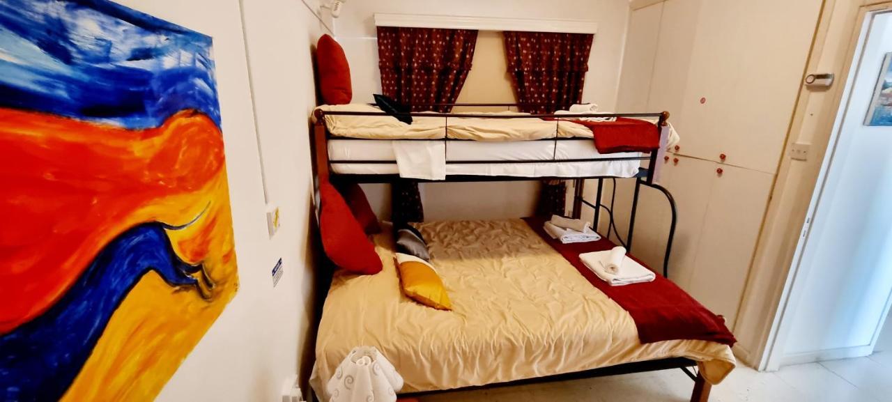 Astrofegia Apartments Near The Sea Agia Marina  Bagian luar foto